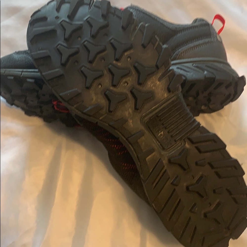 Women’s Reebok - Picture 3 of 3
